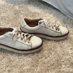 Chelsea and violet platform sneakers